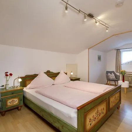 Haus Huis'n بيت ضيافة *