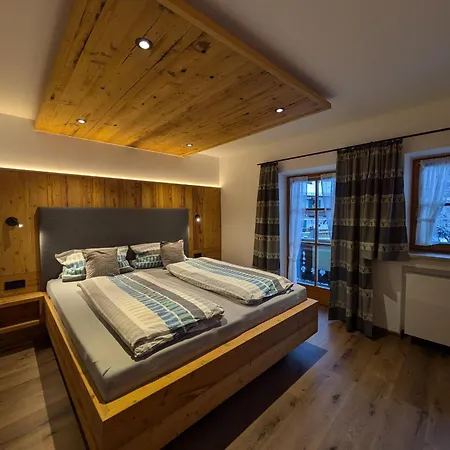 Haus Huis'n Guest house *